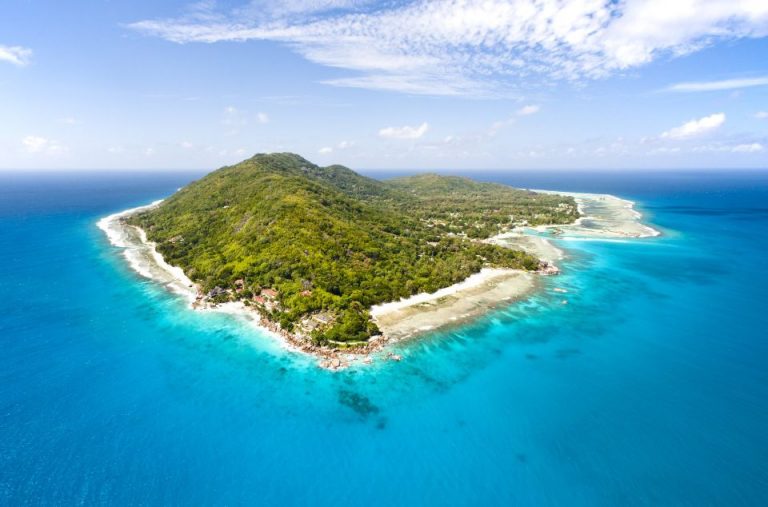 From Mahé: La Digue Boat Trip with Bike Rental