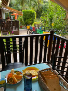 ארוחת בוקר ב- Chloe's Cottage Self Catering, צילום: נויה אוריאלי